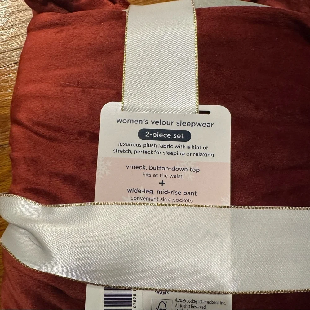 Jockey women’s velour sleepwear new